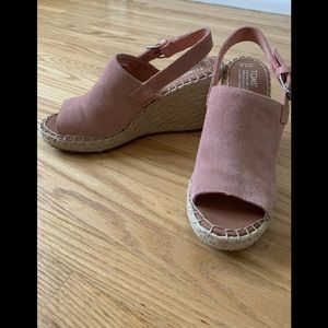 NWOT - Toms Bloom Suede Monica Wedges Size 7.5